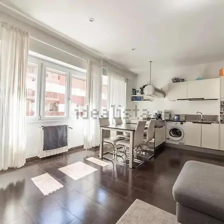 Daire Bright Nest Near Trastevere! *